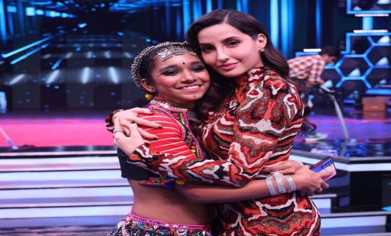 Nora Fatehi gifts a coin to 'India's Best Dancer 2' contestant 'Saumya', shows her dance moves on stage