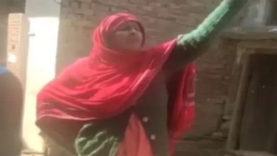 Photo of Aunt made voice in the street to get corona vaccine, video going viral on internet