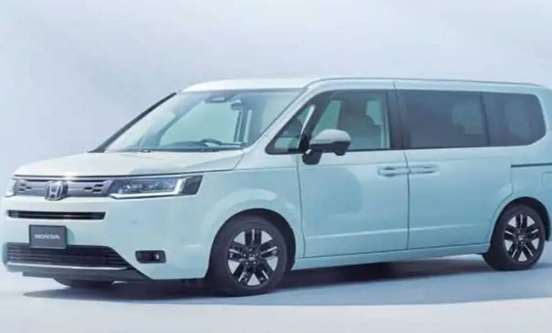 Honda is working on a new car, which will knock with better space.  The name of this car is 2022 Honda Step WGN minivan and it is a type of mini van.