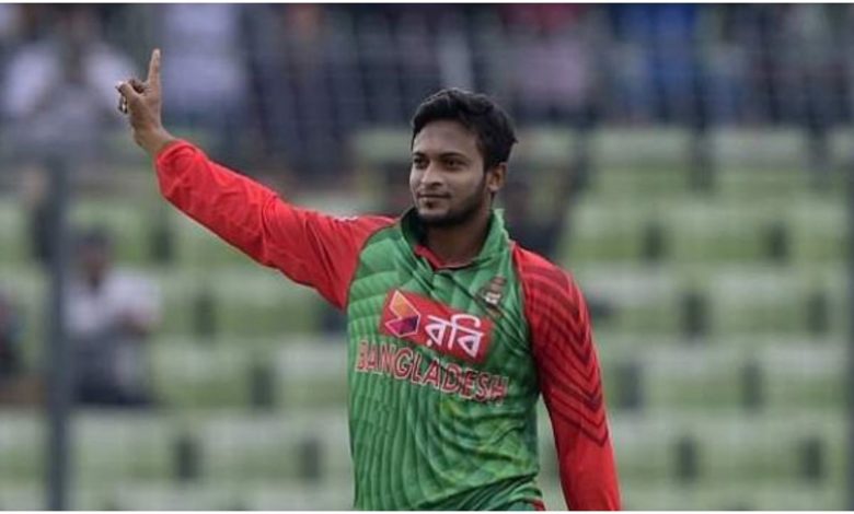 Shakib Al Hasan is not counted among the best all-rounders of world cricket.  This time he has added his name to the list by taking just one wicket, in which he is the 5th cricketer in the world to be included.  That one prized wicket was taken by Shakib in the Bangladesh Premier League match played between Fortune Barishal and Minister Group Dhaka on 24 January.  (Photo: AFP)