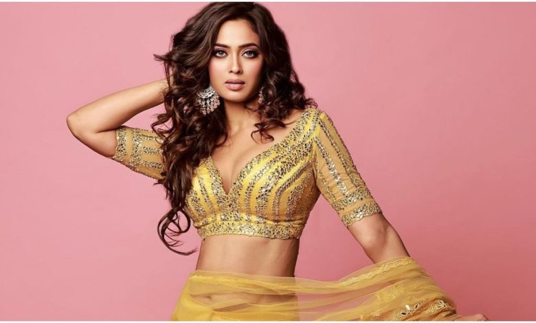 Shweta Tiwari apologized for her controversial statement on 'Bra size God...', said - there was no intention to hurt anyone