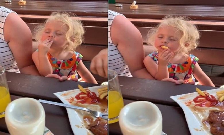 When the girl fell asleep while eating french fry, she fell asleep as soon as she fell, watch funny video
