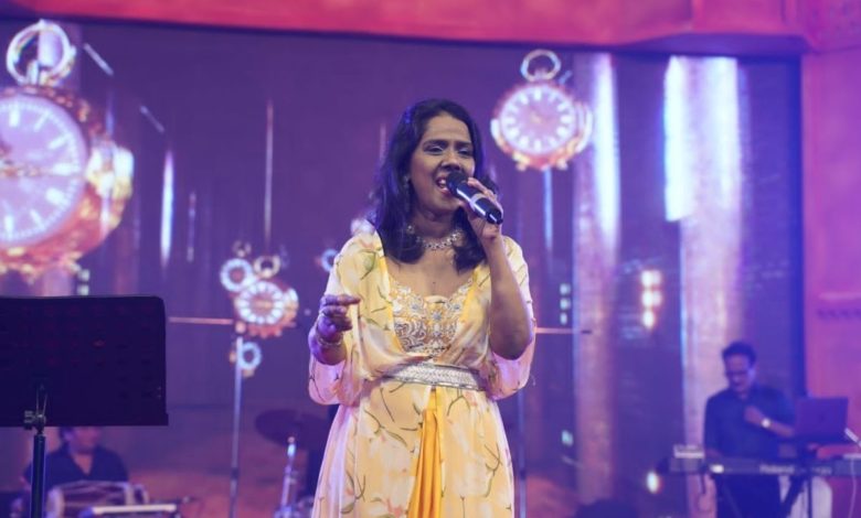 Hunar Haat: Bollywood's famous singer Mahalakshmi Iyer made a splash with her singing in the 'Hunar Haat' program.