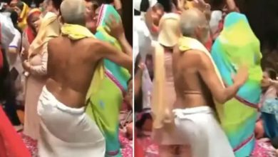 Photo of Viral: Tau dances vigorously with women, IPS has shared this video