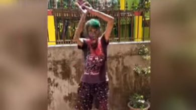 Photo of Before Holi, a funny video of a girl dancing a cobra went viral, people said – ‘Didi has climbed’