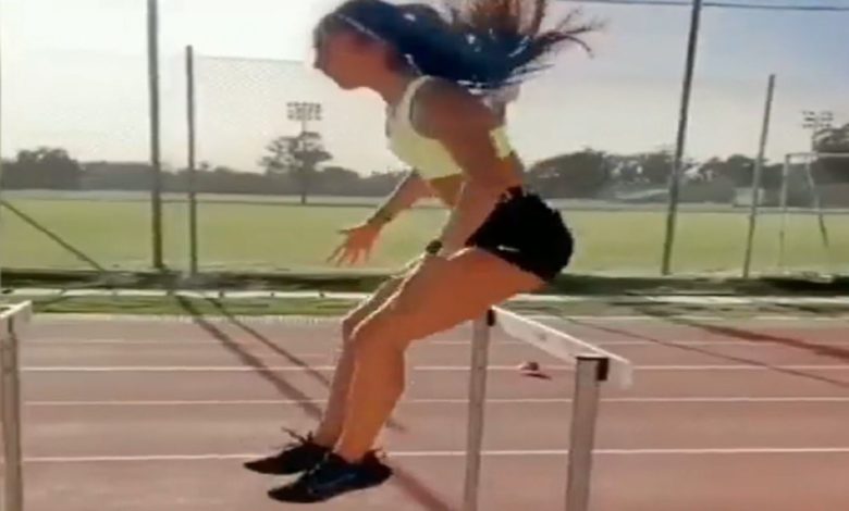 Those who try never give up... this viral video of the girl is giving lessons right here