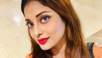 Photo of Woman throwing bags in the dustbin turns out to be an actress!  Bengali actress Roopa Dutta accused of pocketing