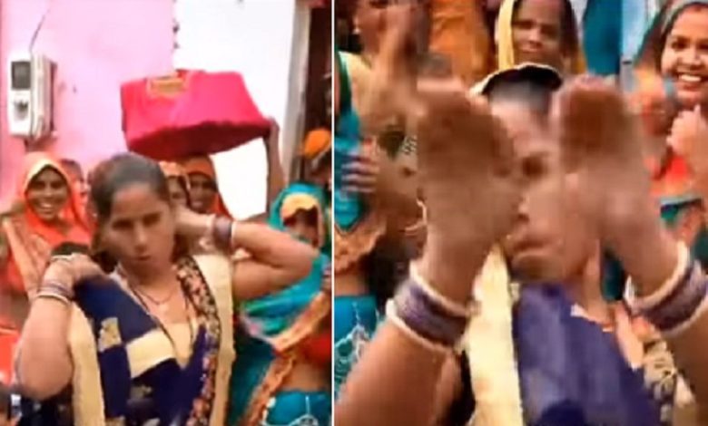 Aunty dances in 'Naagin' style on Kacha Badam song, will laugh and laugh after watching the video