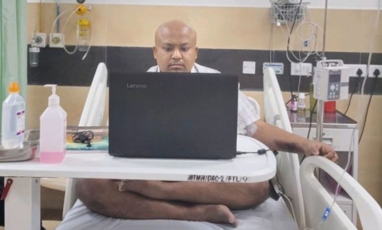 'I don't want sympathy'... Photo of man giving job interview during chemotherapy session goes viral, people said - U r Fighter