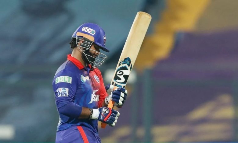 IPL 2022: Rishabh Pant had to mess with the umpire by taking a no ball, his pocket was loose, the coach was banned for one match