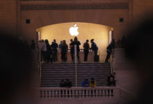 Photo of As Apple Retail outlet Personnel Manage, the Firm is Pushing an Anti-Union Information