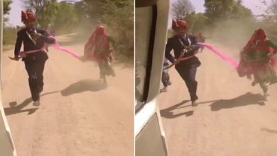 Photo of Viral Video: The bride and groom were seen running after the car on the road, people said – ‘Gabbar seems to have fallen behind’