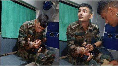 Photo of Adorable picture of army jawan went viral on social media, people said – ‘We are proud of Indian Army’