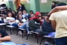 Photo of After the sudden demise of the mother, the student returned to school, became emotional, then the classmates tied the knot like this, this VIDEO will make you emotional too