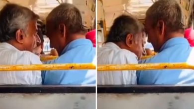Photo of Funny Video: Two uncles clashed like this in the bus, the public is getting flustered after watching the video, said- Oh yes brother… there is a lot of space