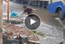 Photo of The old man slipped and got swept away in the gutter, then the soul will tremble after seeing what happened – VIDEO