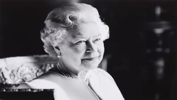 Britain's Queen Elizabeth II is no more, a wave of mourning ran on social media;  People said - Rest in peace