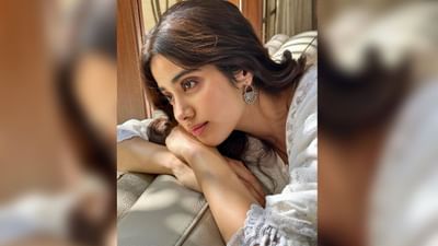 As beautiful as Janhvi Kapoor looks in a sizzling avatar, people are equally impressed by her simplicity.  Recently she has shared some photos on Instagram, in which she is looking very cute.