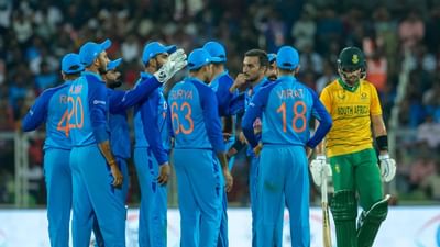 India made a winning start to the three-match series against South Africa.  Team India defeated South Africa by eight wickets in the first T20 match played in Thiruvananthapuram.  It was not easy to bat in this match.  But Team India still won the match by losing two wickets.  What are the reasons for India's victory?  (BCCI Photo)