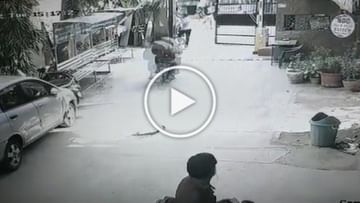 Photo of Thieves were running away after stealing the bike, the guard closed the gate fast, then what happened – VIDEO