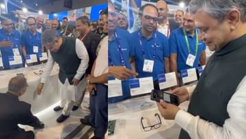 Photo of IMC 2022: Telecom Minister’s unique experiment, did himself a drop test of the smartphone