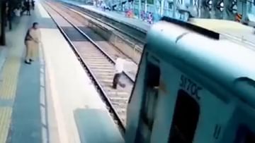Photo of A person’s life was lost due to a shoe, he was saved by getting cut by the train – VIDEO