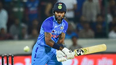When Team India needed the most, then its all-rounder showed his wonder.  Hardik Pandya, who failed to make a big impact with the bat in the opening matches of the T20 World Cup, finally showed his destructive form in the semi-finals and took the troubled Team India to a challenging score.  (Photo: PTI)