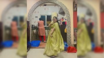 Photo of Mother-in-law kept working in the kitchen, daughter-in-law danced on Jacqueline’s song outside, people became fans after seeing the bonding