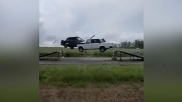 Two cars collided in the air...watching this video of amazing stunts, the public said- Crazy!