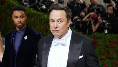 Photo of Elon Musk Briefly Loses “World’s Richest Person” Title to LVMH’s Bernard Arnault
