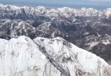 Photo of This is how the view looks from the top of Mount Everest, viral video will surprise you!