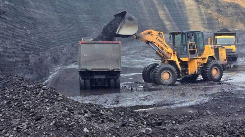 Government Earns ₹20,000 Crore from Coal Sales in 4 Months: Production Stats Revealed