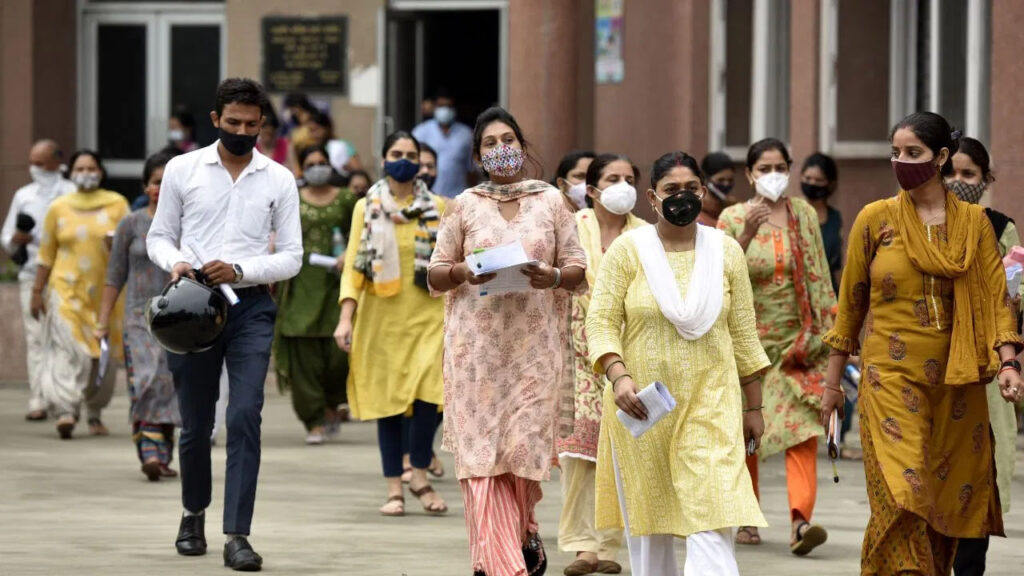 Protest in Lucknow by 69,000 Teacher Recruitment Candidates: Youth Demand Action