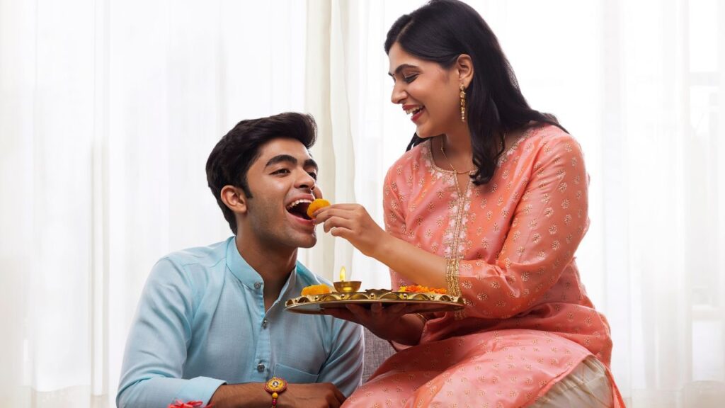 Raksha Bandhan: 3 Tips to Win Over Your Sister's Heart!