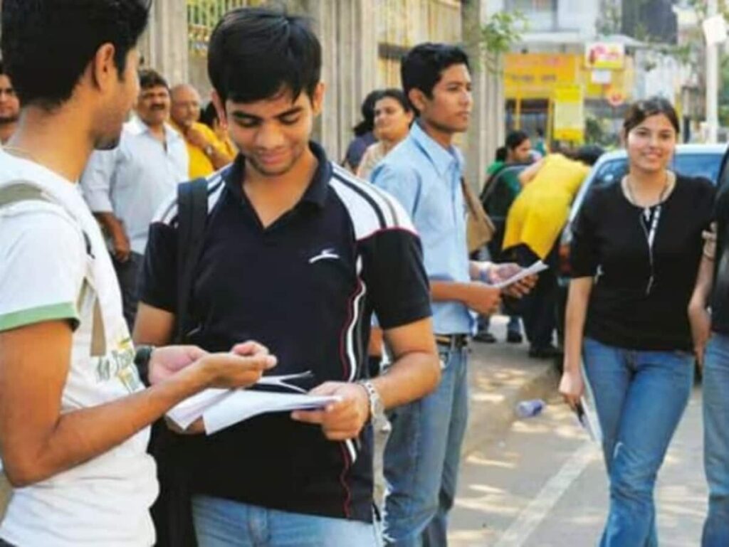 Government Internship: Exciting Opportunities for Students in India - Requirements and Key Details