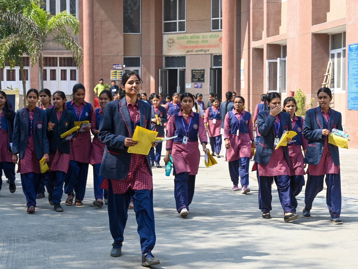 UP Board Exam 2025: 1.64 Lakh Students Absent on March 3, Science Paper for 10th Grade Today