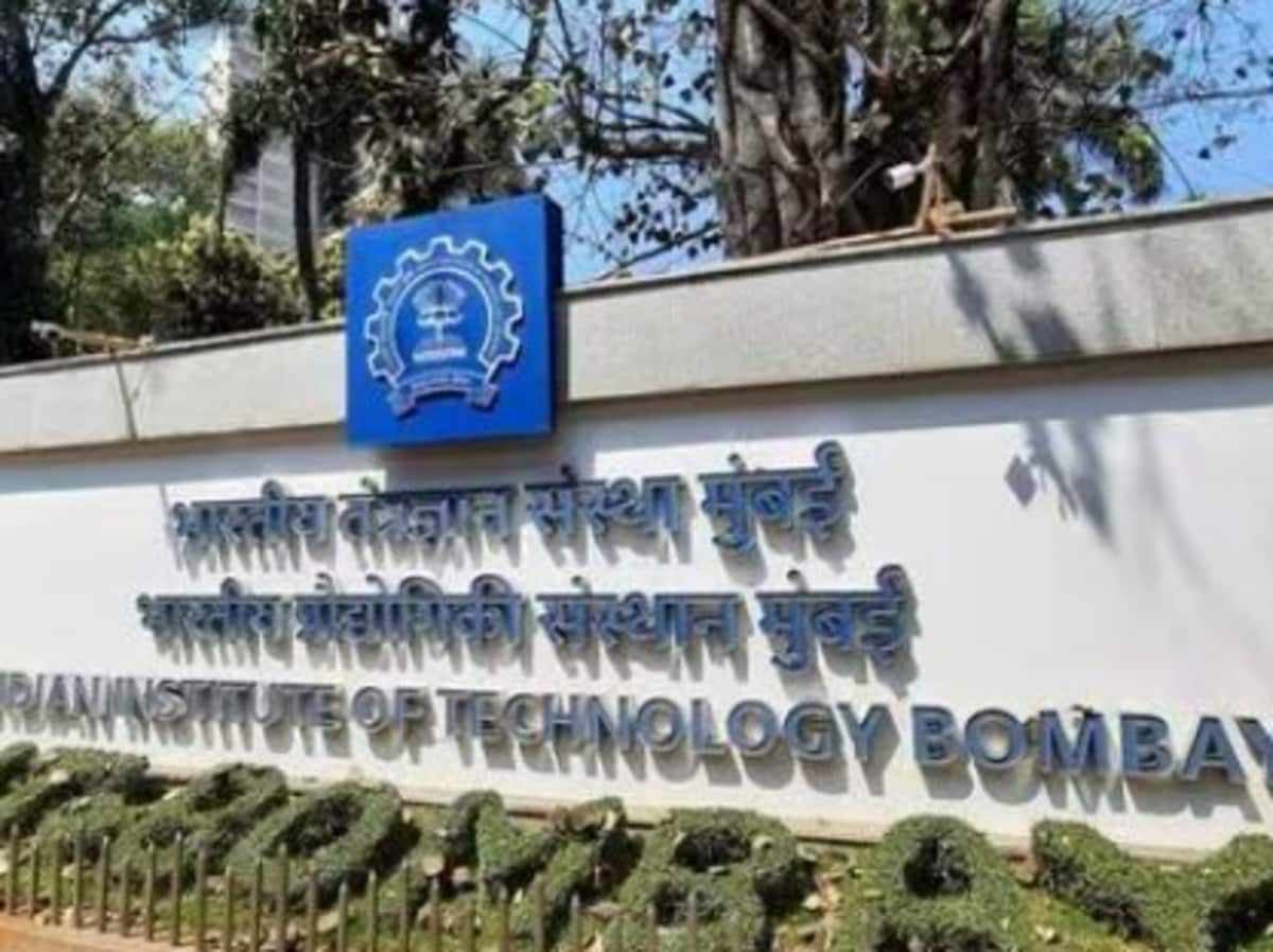 JEE Advanced Topper Chooses World's No. 1 University Over IIT Bombay's BTech CSE