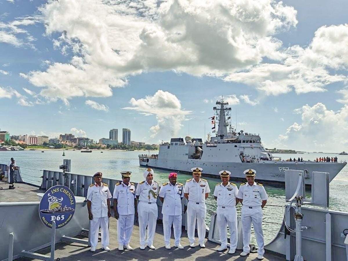 10th Pass? Play Keyboard, Guitar, or Drums? Join the Navy for an Amazing Job!